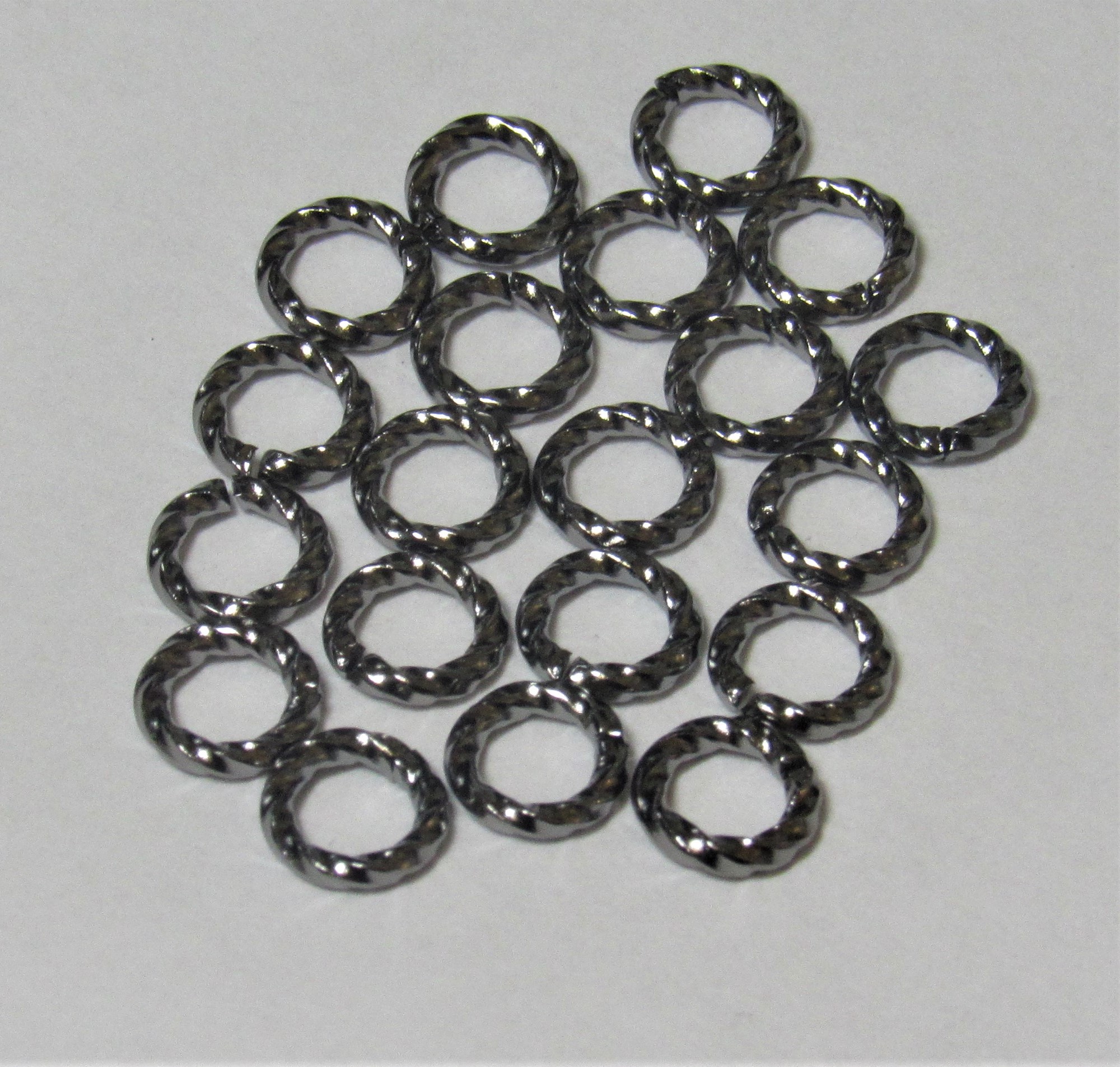 Black Oxide Plated Jump Rings Twisted 6mm (20 Per Pack)