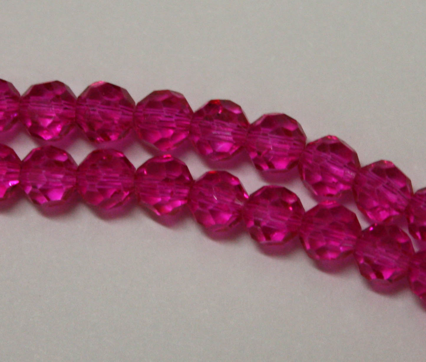 Faceted Glass Round Fuchsia 4mm